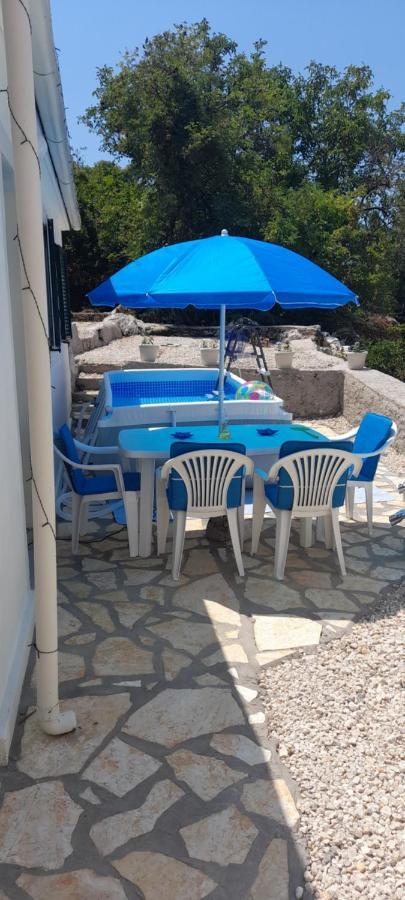 Lovely Studio In Strinilas With Its Own Pool Zewnętrze zdjęcie
